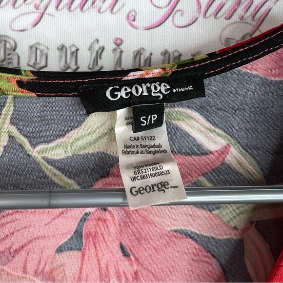 George tshirt tie up y2k flowers tropical Red and Green Floral Wrap Blouse - Picture 7 of 9